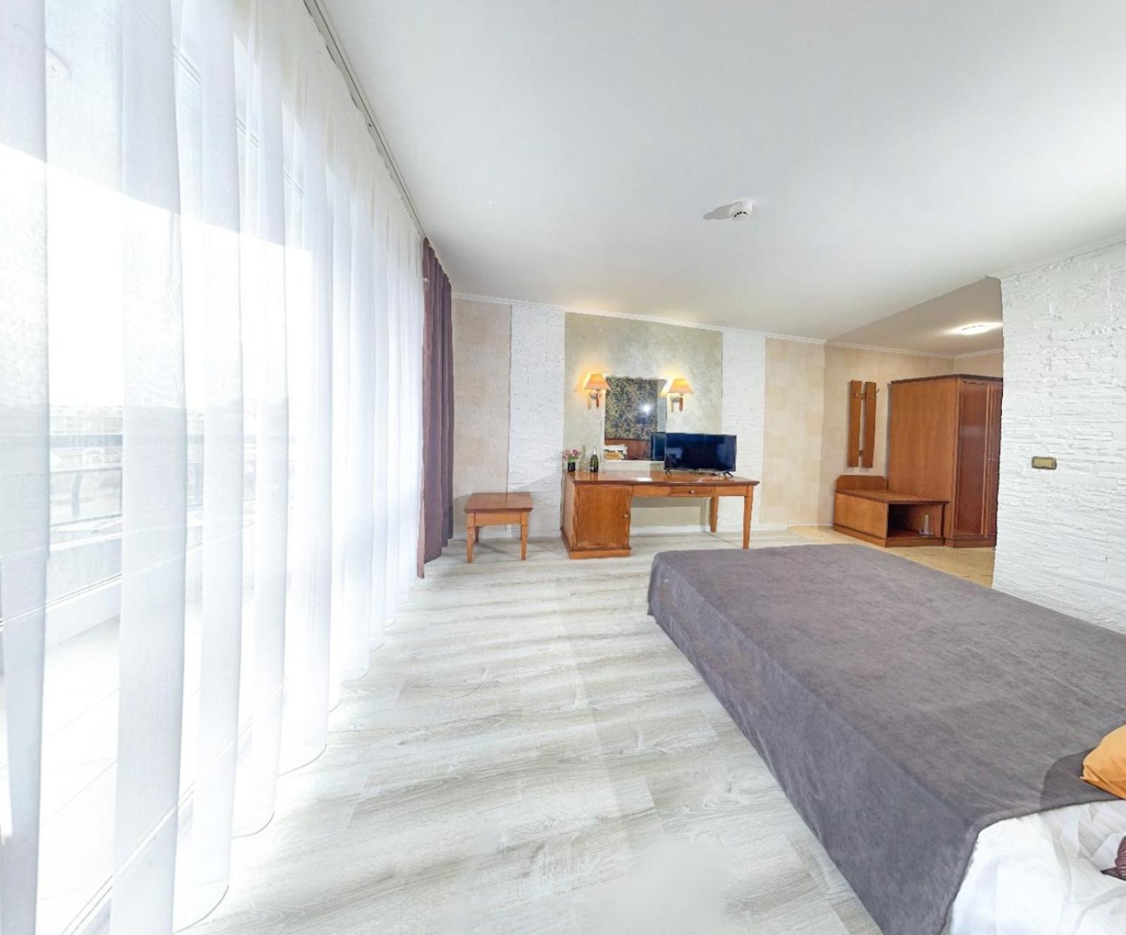 Hotel Yo Saints Constantine and Helena Екстер'єр фото